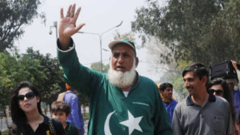 Pakistan’s famous cheerleader ‘Chacha Cricket’ to retire this year – Chacha Cricket: The Legendary Mascot of Pakistan Announces Retirement