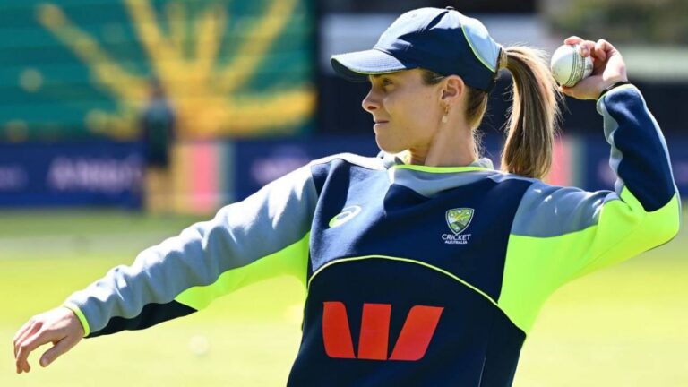 Sophie Molineux’s Captaincy Future Hinges on T20 World Cup Performance