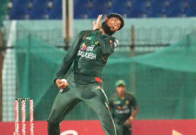 He needs to improve in ODI cricket: Miraz on Rishad Hossain